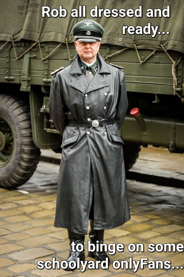 Nazi-Uniforms-at-1940s-re-enactment-weekend.jpg