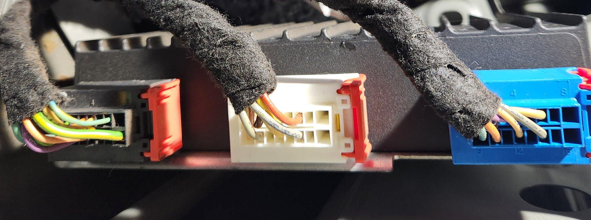 RCZ - JBL amp plugs.jpg
