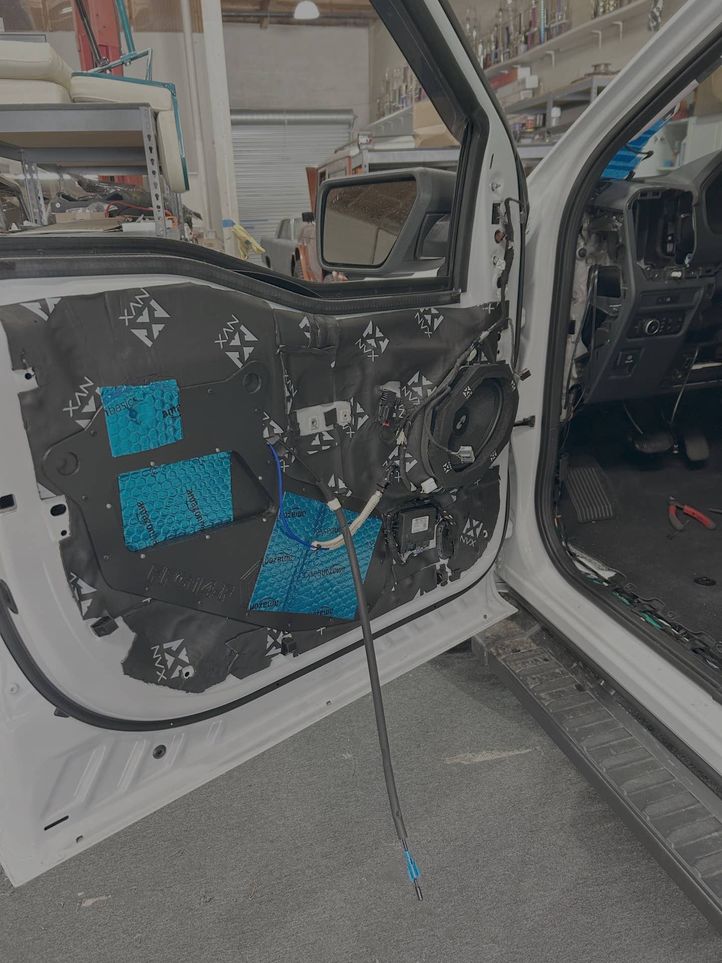 Car door Windshield Car seat Wire
