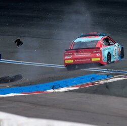 nascar_BoULH-qnRv4.jpg