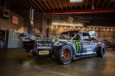 kblock43_BrWC7JJgEUv.jpg