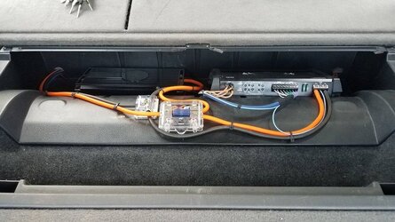 amp install 2003 ford.jpg