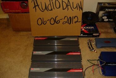 Old pics of amps 006 - Copy.jpg Old pics of amps 006 - Copy.jpg