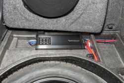 2010 VW GTI hatch area - stealth installation - 181210-01-2.jpg