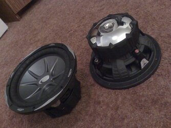 Kicker 06cvx10d2 2.jpg