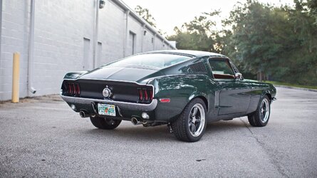 Revology-1968-Ford-Mustang-Fastback-replica-07.jpg