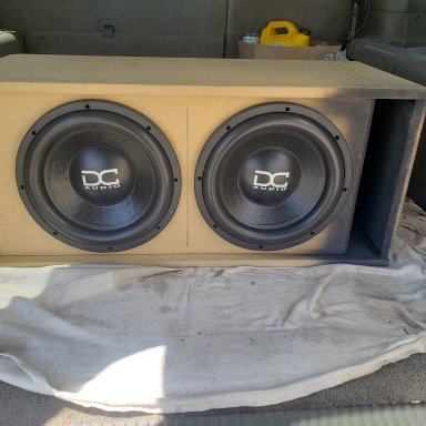 speaker box for 2 15s