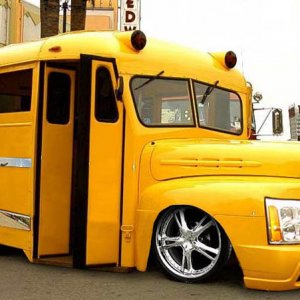 Pimped Out Skoolbus