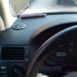 dash mounted tweets