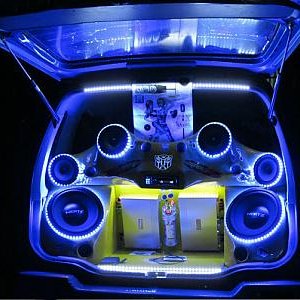 Gedun Amplifier Demo Car