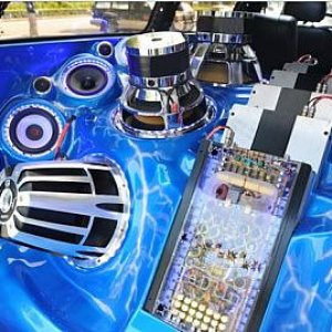 Gedun Amplifier Demo Car