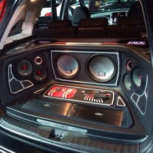 2e6762f69b616d3a6f56e7817dc5d70e--custom-car-audio-custom-cars.jpg
