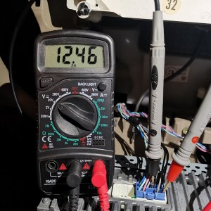 12v before ignition while connected to the original radio.jpg