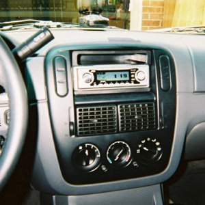 JVC KD-LH300 in my Explorer
