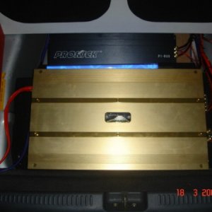 It's a Sedona mono amp. It pumps up to 3000 watts into 1 Ohm