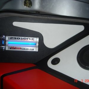 Prosonic 1.5 Farad cap. Nice blue light.