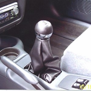 head unit and shift knob/boot