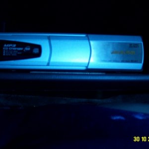 mp3 6disk chr in arm rest