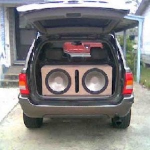 (2) 15" pyrimid audio subs
