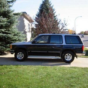 92' Ford Explorer Side View