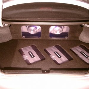 Diamante trunk install