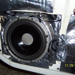 Rainbow speaker mounted into door for 1992 civic