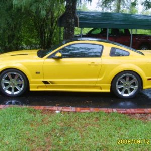 2006 Screamin Yellow glass top Saleen