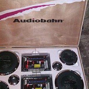 Audiobahn Acis63 components