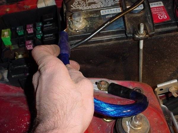 08attachingbatteryground