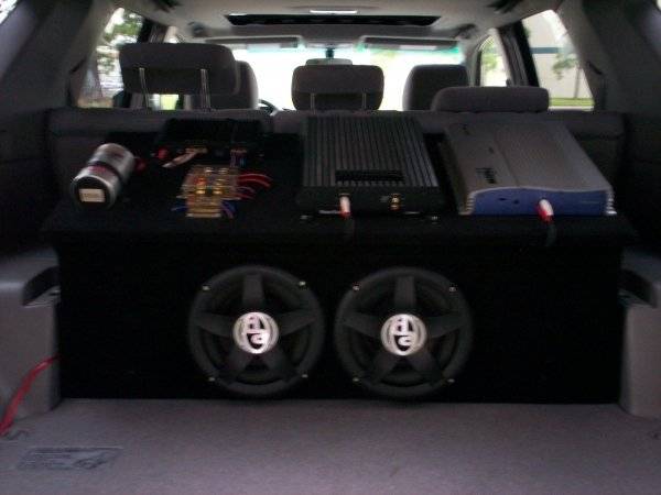 amp rack and speakers