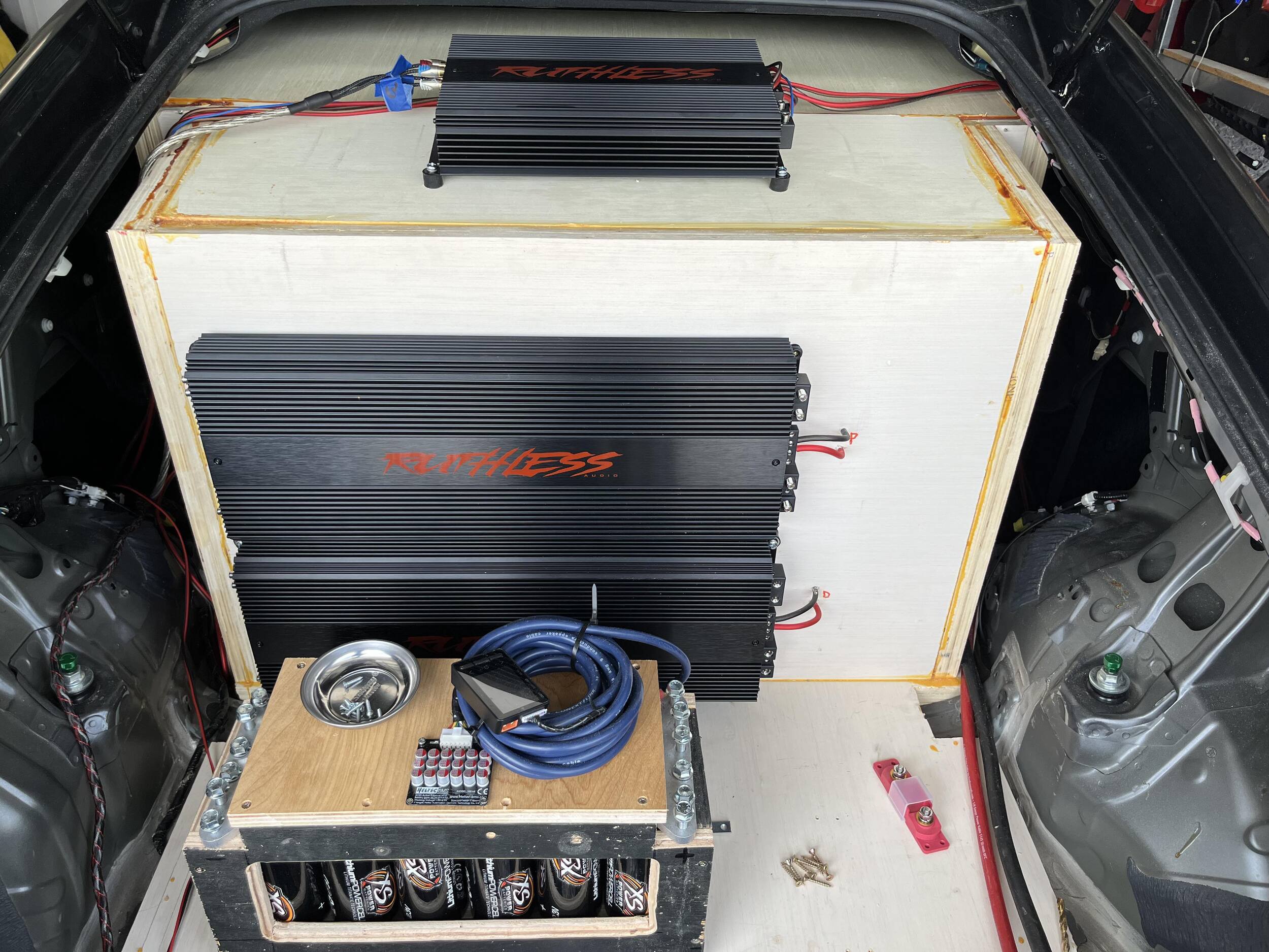 amps mounted.jpg