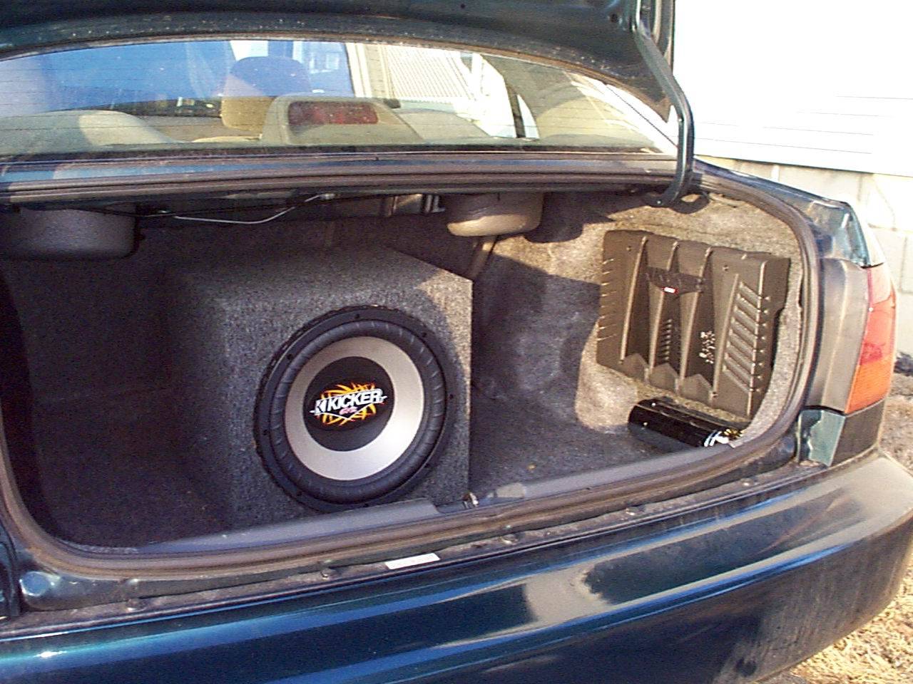 Kicker Amp, Kicker Sub, Audiobahn cap