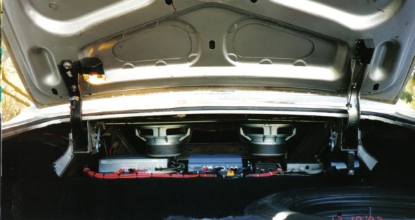 old install, soundstream reference class A amps