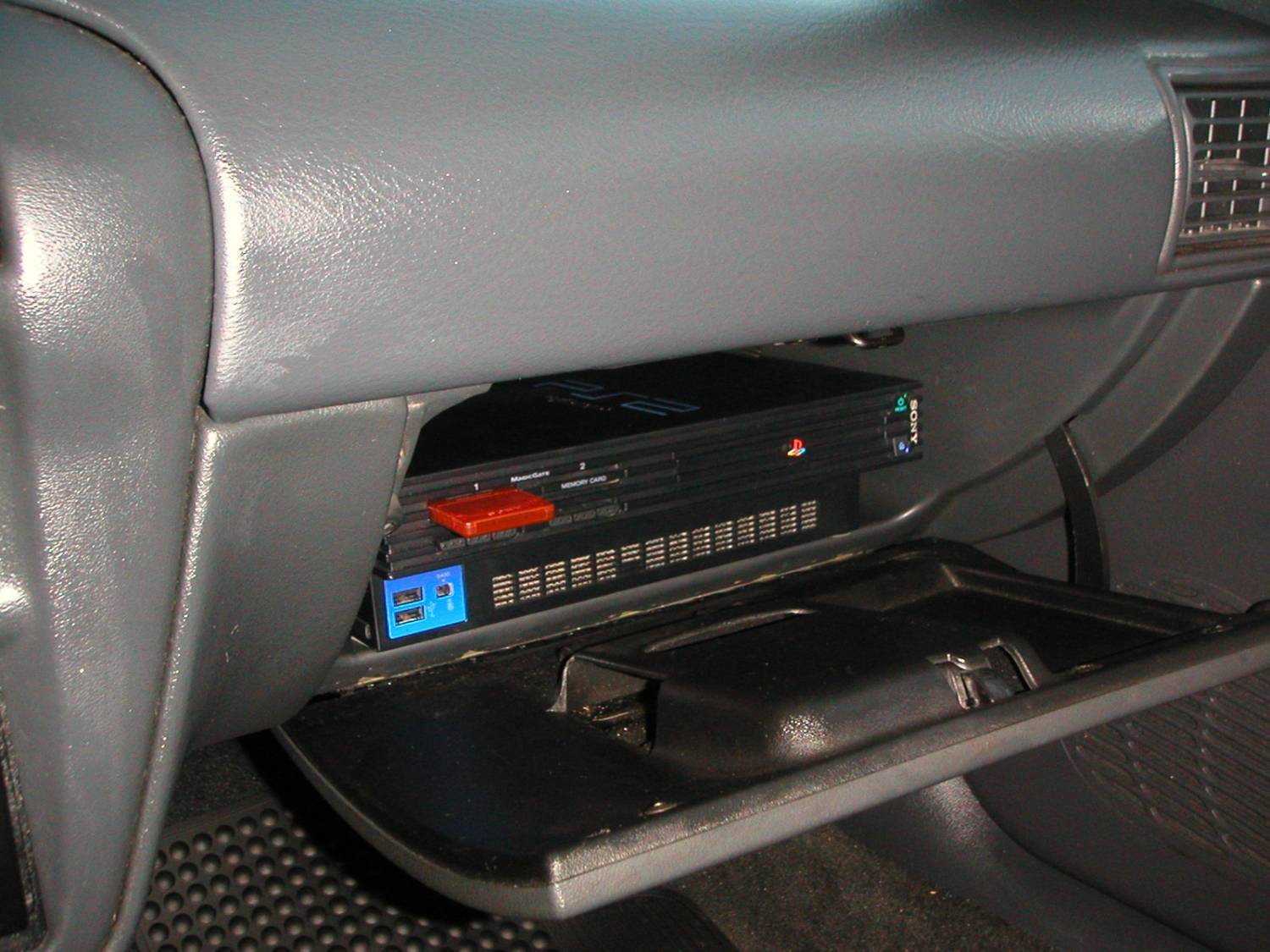 PS2 in the glove