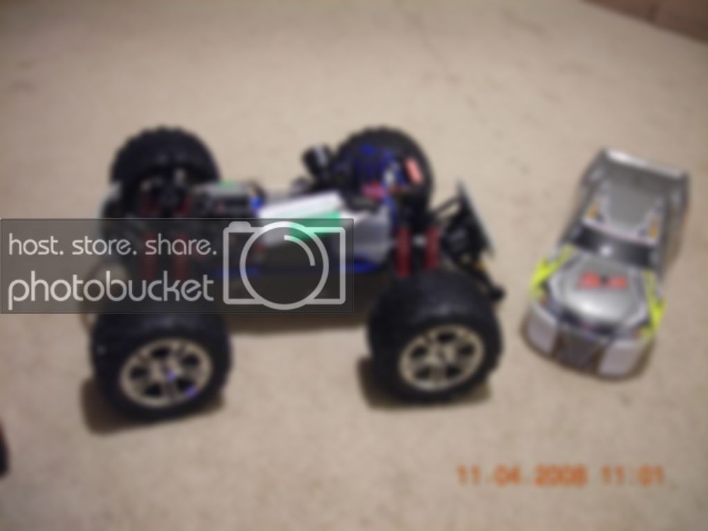 newtraxxas33rtr001.jpg