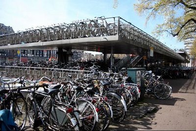 3404455-bicycle-amsterdam.jpg