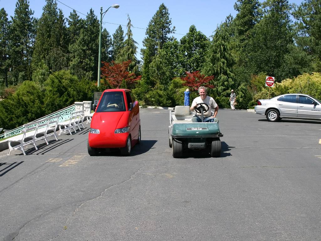 2006-Commuter-Cars-Tango-Golf-Cart-1024x768.jpg