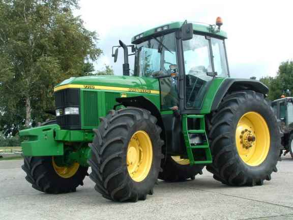 John_Deere_7710_Tractor_.jpg