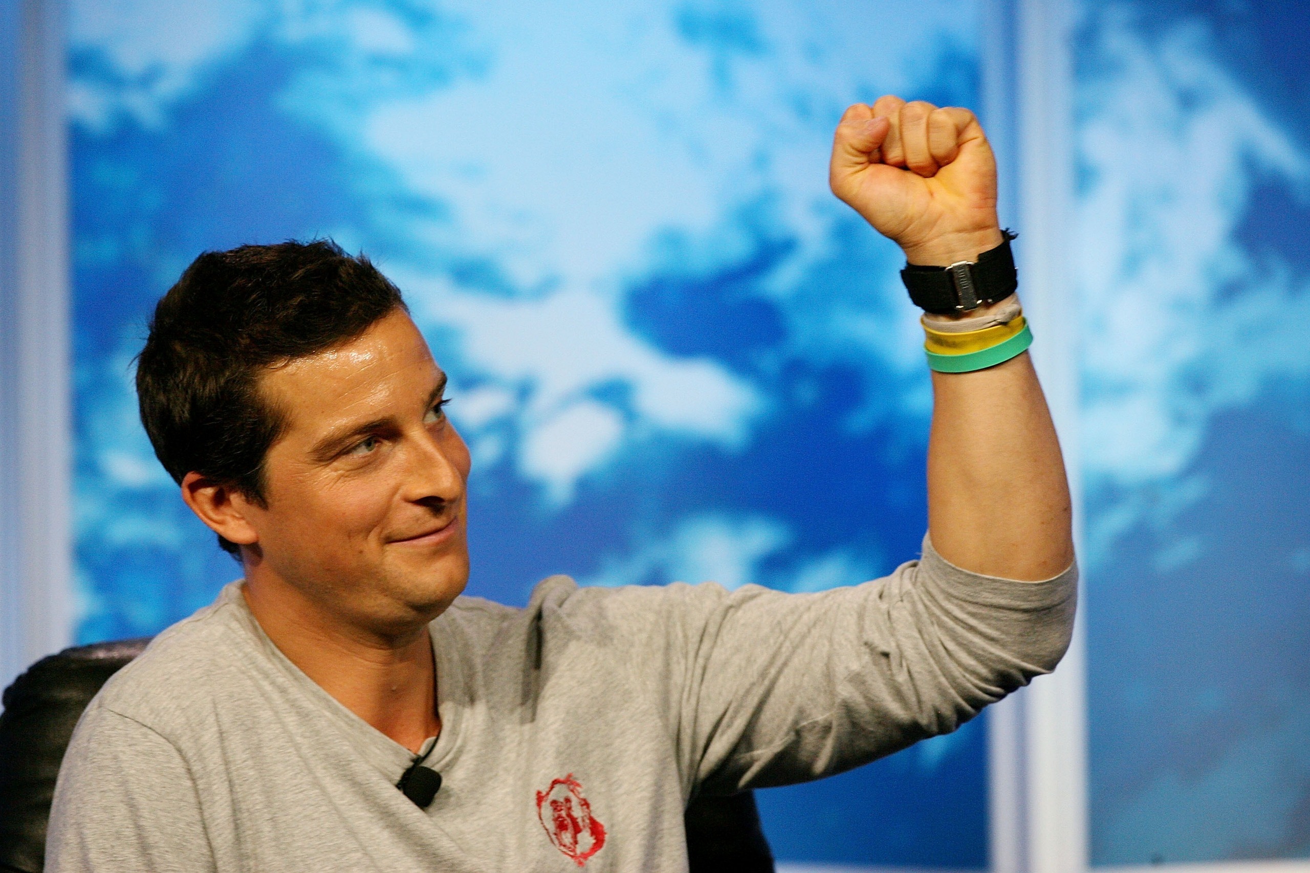 Bear-Grylls-HQ-bear-grylls-9945935-2560-1707.jpg