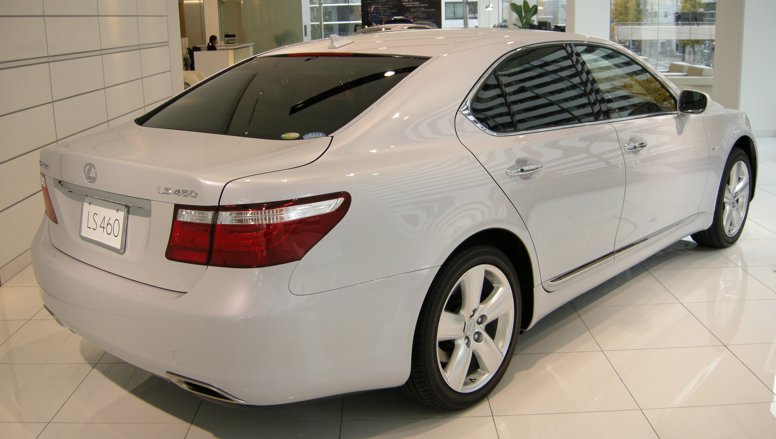 Lexus_LS460_02.JPG