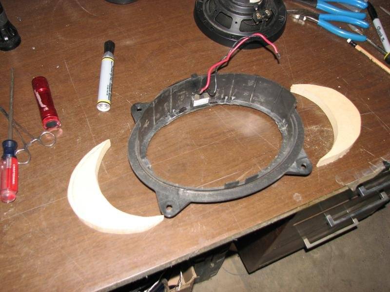2002CamryFrontSpeakers008.jpg