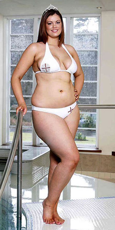 chloebikini1.jpg