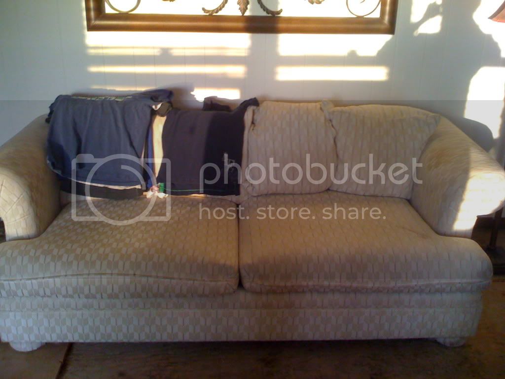 couch002.jpg