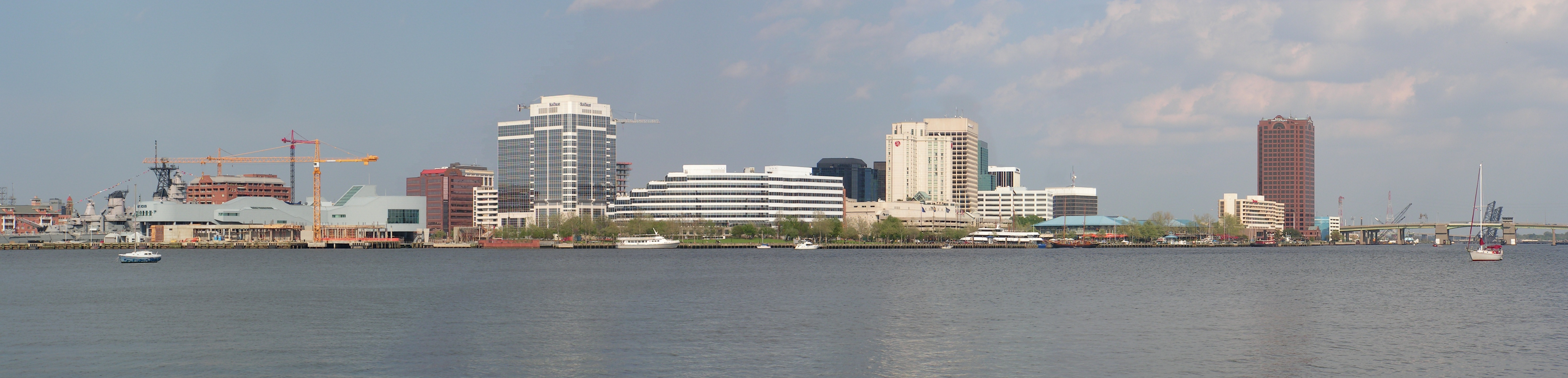 Norfolk%2C_Virginia_skyline.jpg