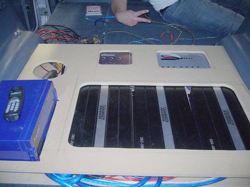 95inst3sm.jpg