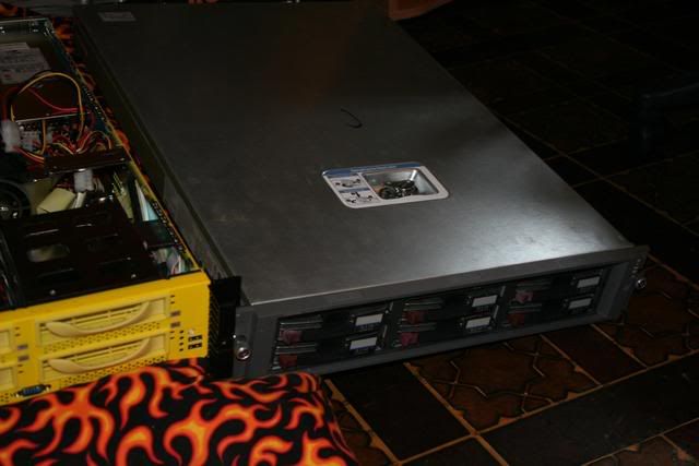 Servers002.jpg