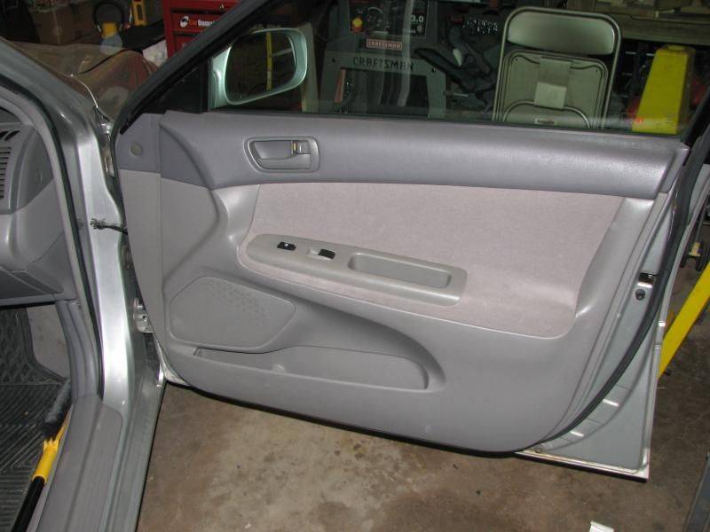 2002CamryFrontSpeakers031.jpg