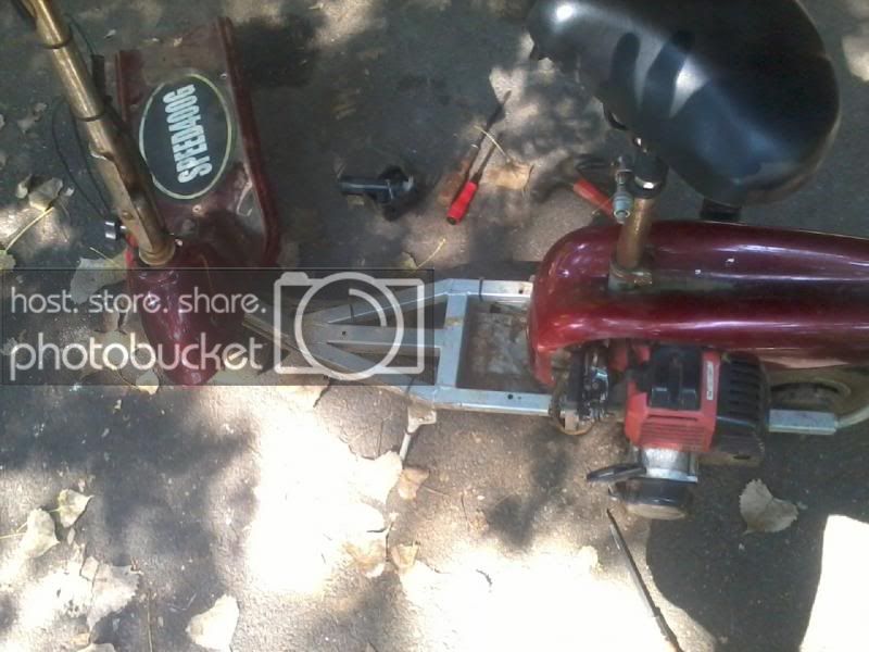 mopedteardown3_zpsa625c036.jpg