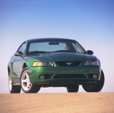 1999_Ford_Mustang_SVT_Cobra-klein.jpg