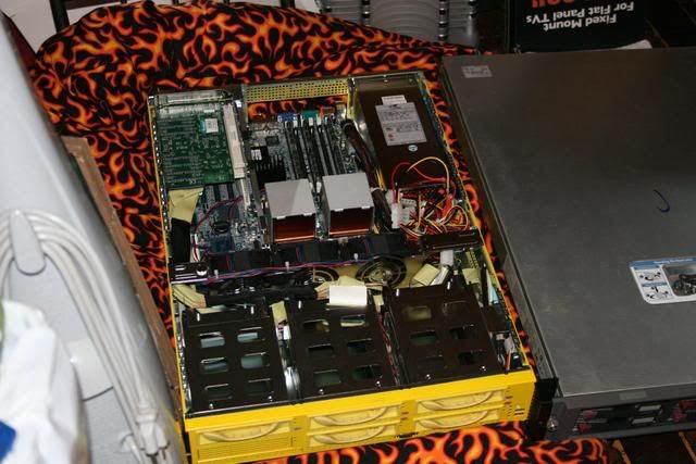 Servers001.jpg